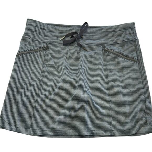 Athleta Skirt Womens Small Grey Striped‎ Modern Metro Tennis Athletic - Picture 2 of 7